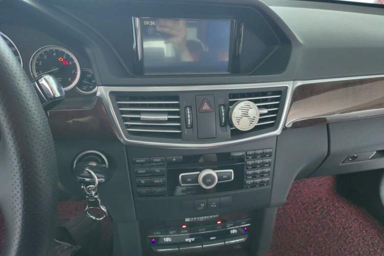 Used Mercedes-Benz E-Class 2012 E 200 L CGI Elegant Model Audio And AC Panel