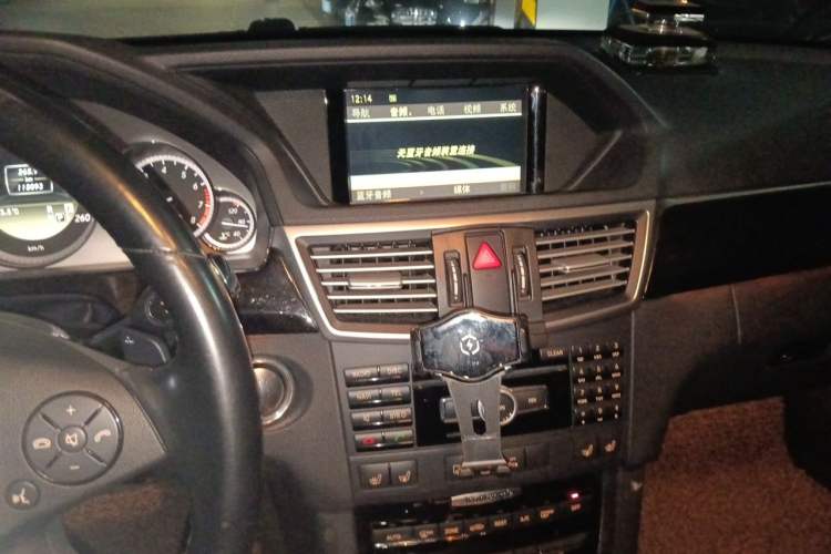 Used Mercedes-Benz E-Class 2012 E 300 L Fashion Model Audio And AC Panel