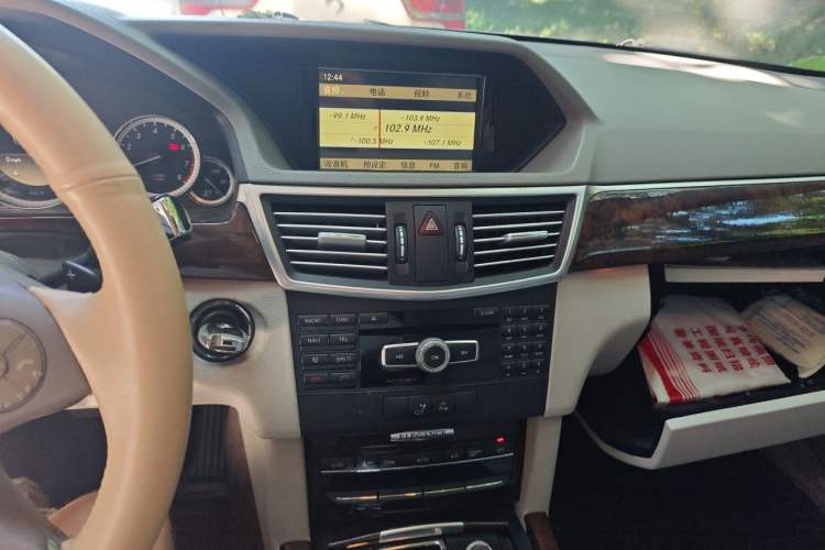 Used Mercedes-Benz E-Class 2012 E 200 L CGI Elegant Model Audio And AC Panel