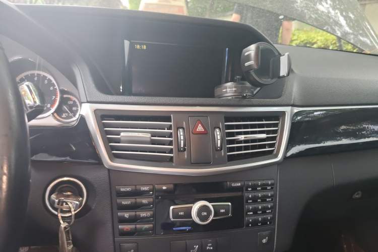 Used Mercedes-Benz E-Class 2012 E 260 L CGI Fashion Model Audio And AC Panel