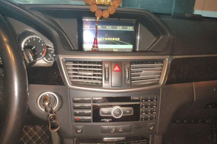 Used Mercedes-Benz E-Class 2012 E 260 L CGI Fashion Model Audio And AC Panel