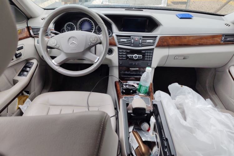 Used Mercedes-Benz E-Class 2012 E 300 L Elegant Model Center Console