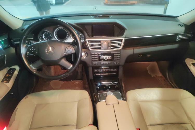 Used Mercedes-Benz E-Class 2012 E 300 L Fashion Model Center Console