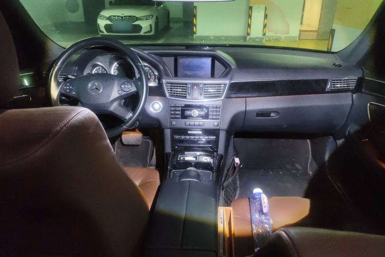 Used Mercedes-Benz E-Class 2012 E 300 L Fashion Model Center Console