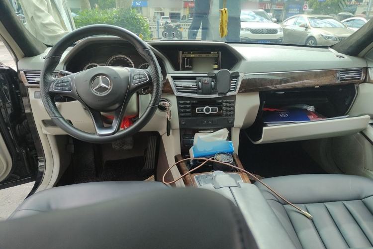 Used Mercedes-Benz E-Class 2012 E 300 L Elegant Model Center Console
