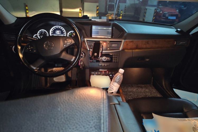 Used Mercedes-Benz E-Class 2012 E 200 L CGI Elegant Model Center Console