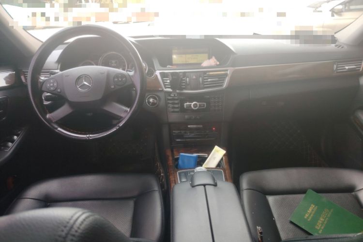 Used Mercedes-Benz E-Class 2012 E 200 L CGI Elegant Model Center Console