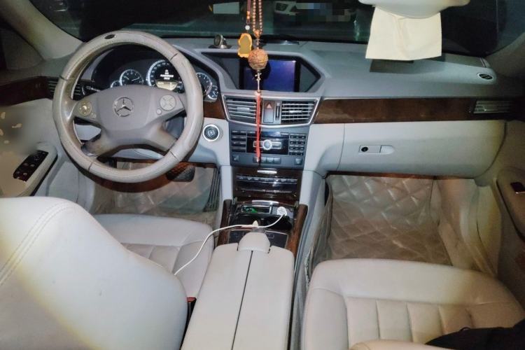 Used Mercedes-Benz E-Class 2012 E 300 L Elegant Model Center Console