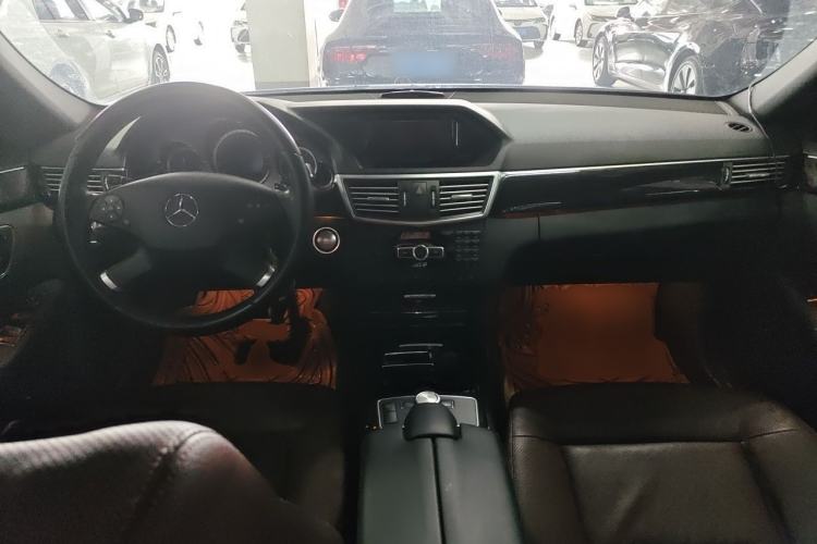 Used Mercedes-Benz E-Class 2012 E 300 L Fashion Model Center Console