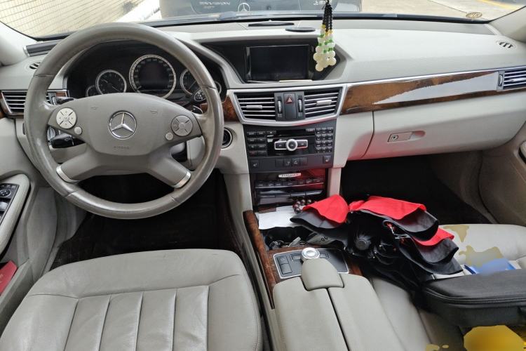 Used Mercedes-Benz E-Class 2012 E 300 L Elegant Model Center Console