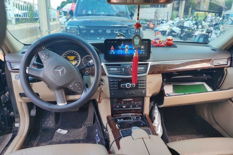 Used Mercedes-Benz E-Class 2012 E 300 L Elegant Model Center Console