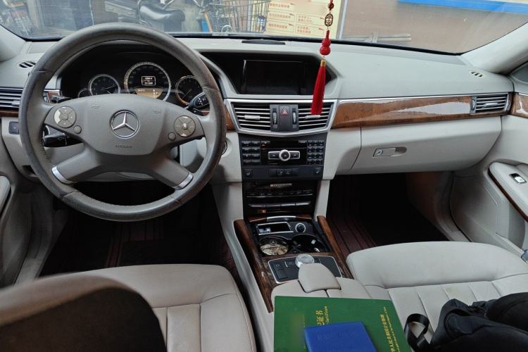 Used Mercedes-Benz E-Class 2012 E 300 L Elegant Model Center Console