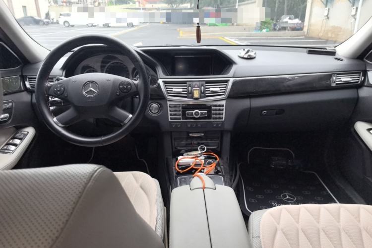 Used Mercedes-Benz E-Class 2012 E 300 L Fashion Model Center Console