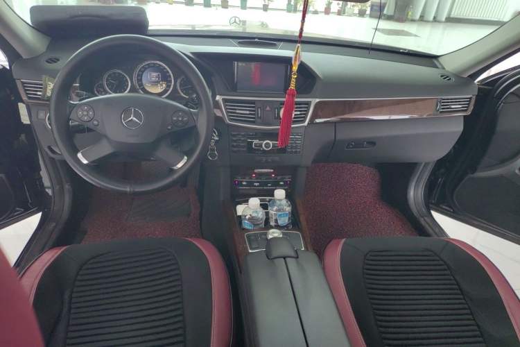 Used Mercedes-Benz E-Class 2012 E 200 L CGI Elegant Model Center Console