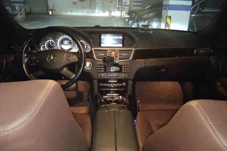 Used Mercedes-Benz E-Class 2012 E 300 L Fashion Model Center Console