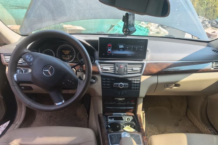 Used Mercedes-Benz E-Class 2012 E 200 L CGI Elegant Model Center Console