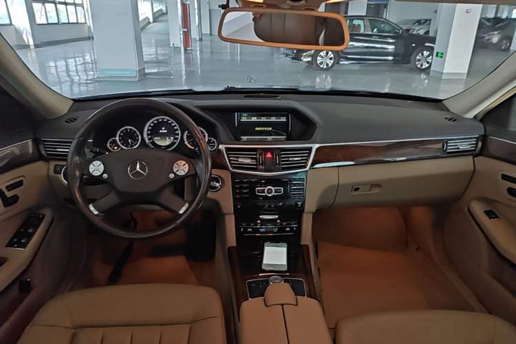 Used Mercedes-Benz E-Class 2012 E 300 L Elegant Model Center Console
