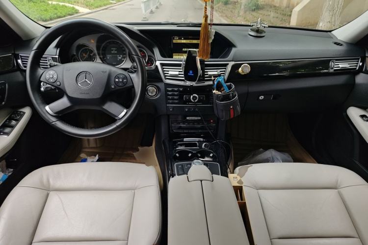Used Mercedes-Benz E-Class  Center Console