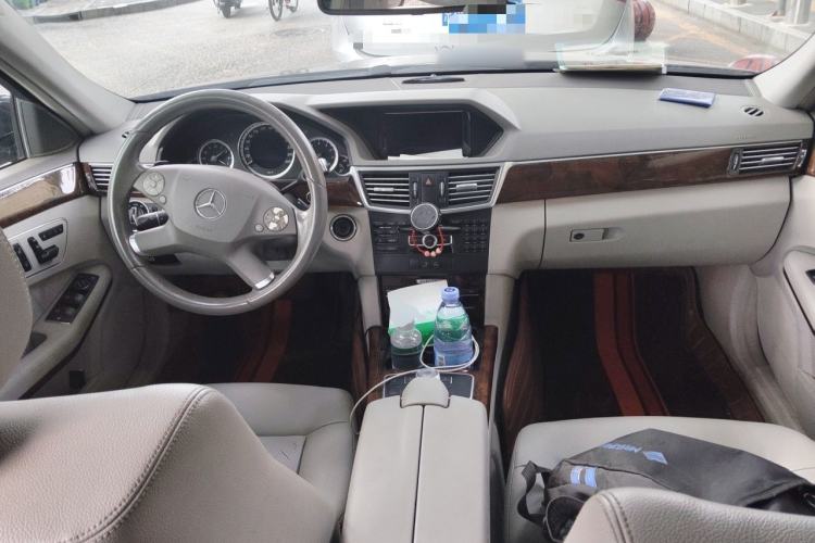 Used Mercedes-Benz E-Class 2012 E 200 L CGI Elegant Model Center Console