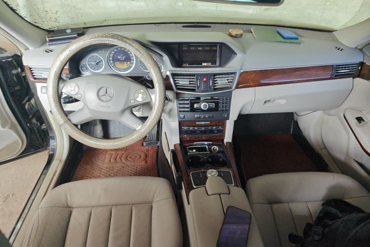 Used Mercedes-Benz E-Class 2012 E 300 L Elegant Model Center Console