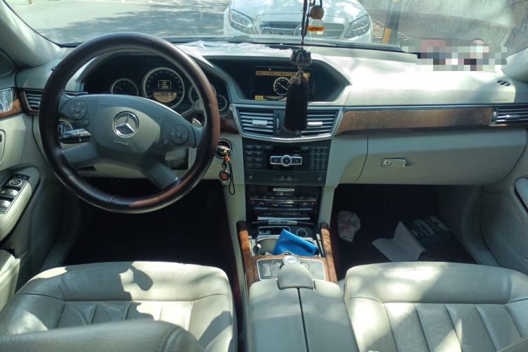 Used Mercedes-Benz E-Class 2012 E 300 L Elegant Model Center Console