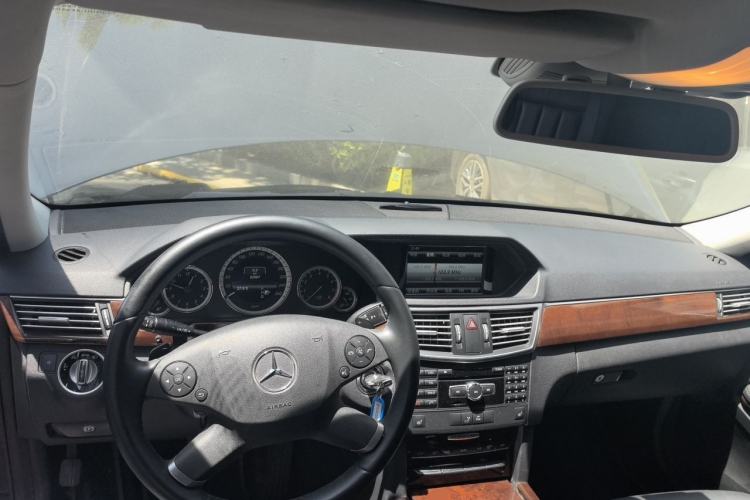 Used Mercedes-Benz E-Class 2012 E 300 L Elegant Model Center Console