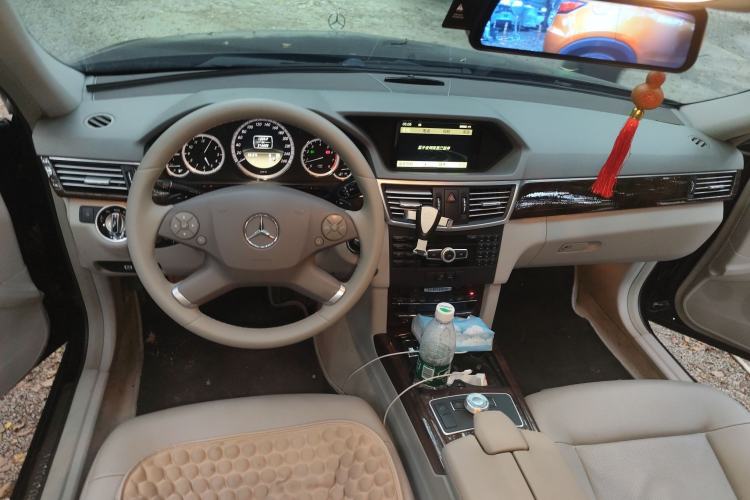 Used Mercedes-Benz E-Class 2012 E 200 L CGI Elegant Model Center Console