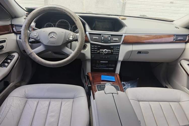 Used Mercedes-Benz E-Class 2012 E 300 L Elegant Model Center Console