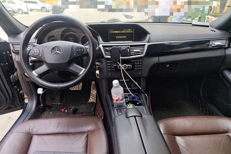 Used Mercedes-Benz E-Class 2012 E 260 L CGI Fashion Model Center Console