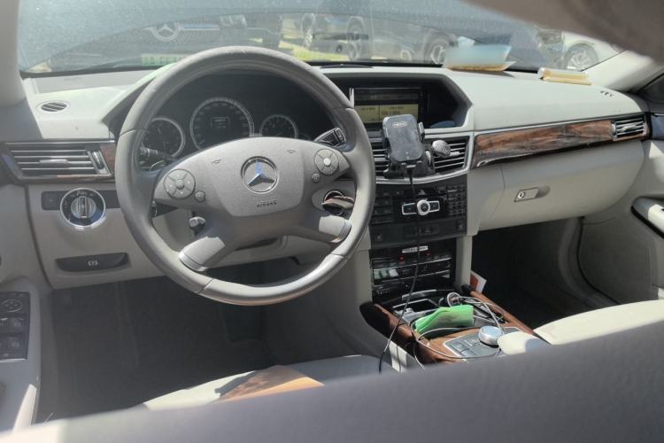 Used Mercedes-Benz E-Class 2012 E 300 L Elegant Model Center Console