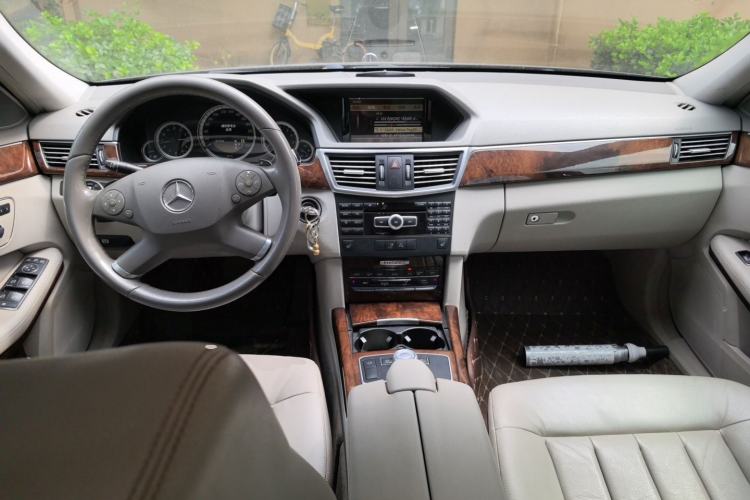 Used Mercedes-Benz E-Class 2012 E 300 L Elegant Model Center Console
