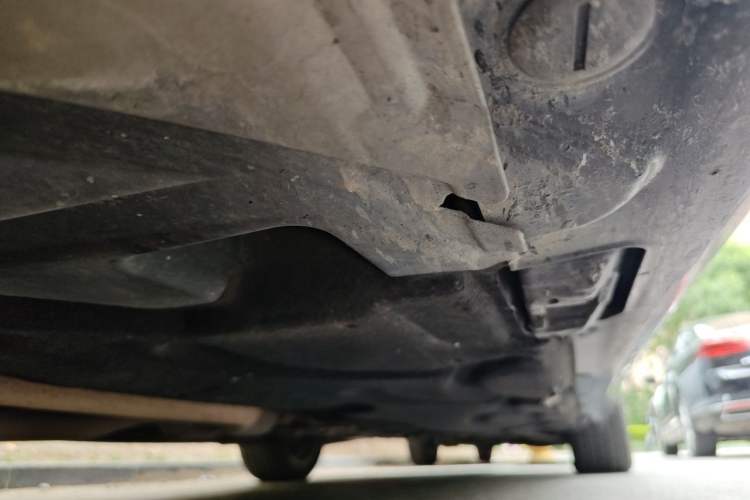 Used Mercedes-Benz E-Class  Chassis Front Left