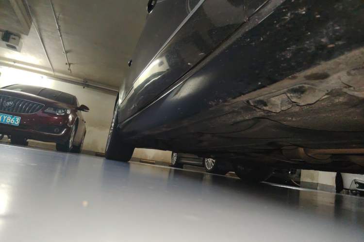 Used Mercedes-Benz E-Class 2012 E 300 L Elegant Model Chassis Front Right