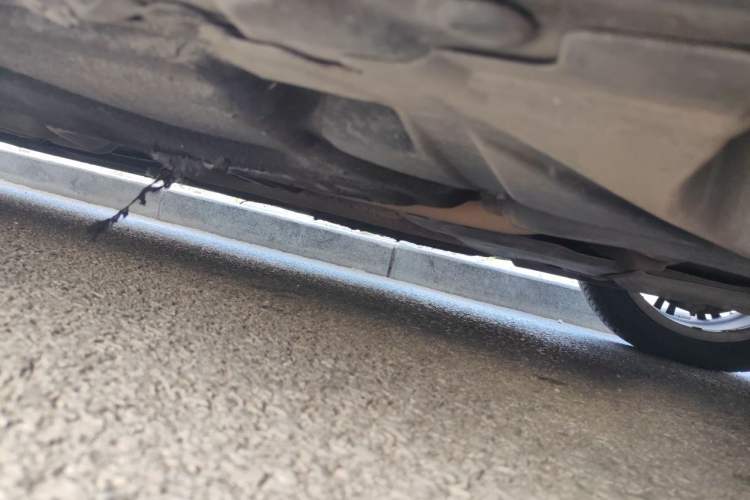 Used Mercedes-Benz E-Class 2012 E 300 L Elegant Model Chassis Front Right