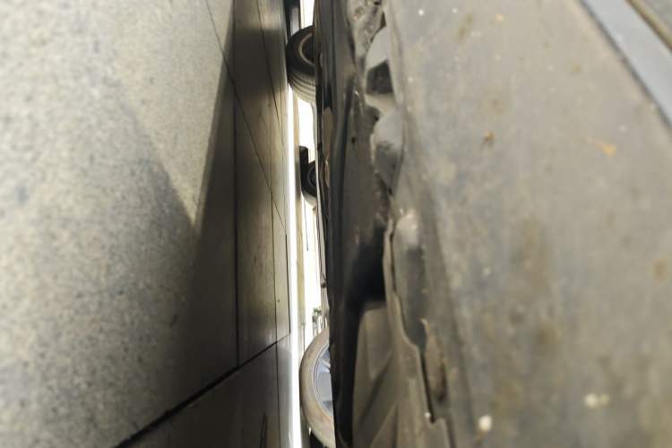 Used Mercedes-Benz E-Class 2012 E 200 L CGI Elegant Model Chassis Front Right
