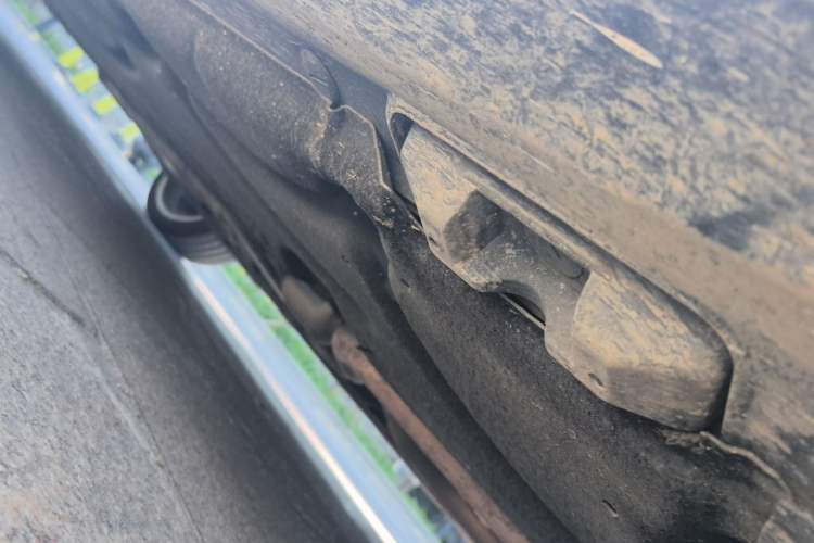 Used Mercedes-Benz E-Class 2012 E 300 L Elegant Model Chassis Front Right