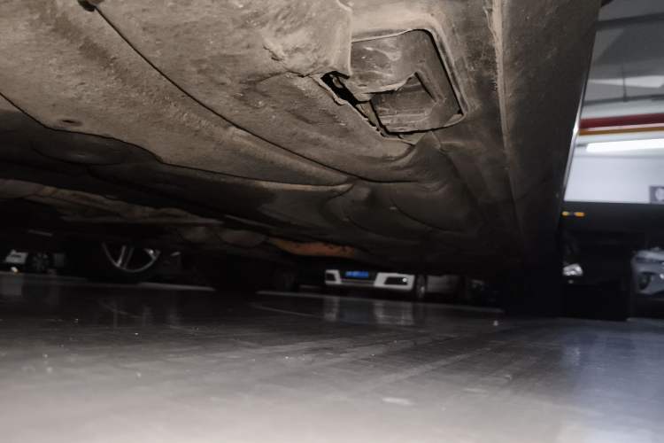 Used Mercedes-Benz E-Class 2012 E 300 L Elegant Model Chassis Rear Right