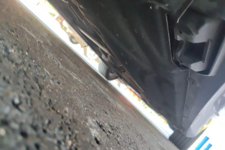 Used Mercedes-Benz E-Class 2012 E 300 L Elegant Model Chassis Rear Right