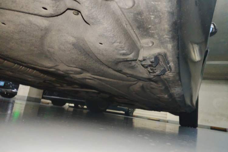 Used Mercedes-Benz E-Class 2012 E 300 L Elegant Model Chassis Rear Right
