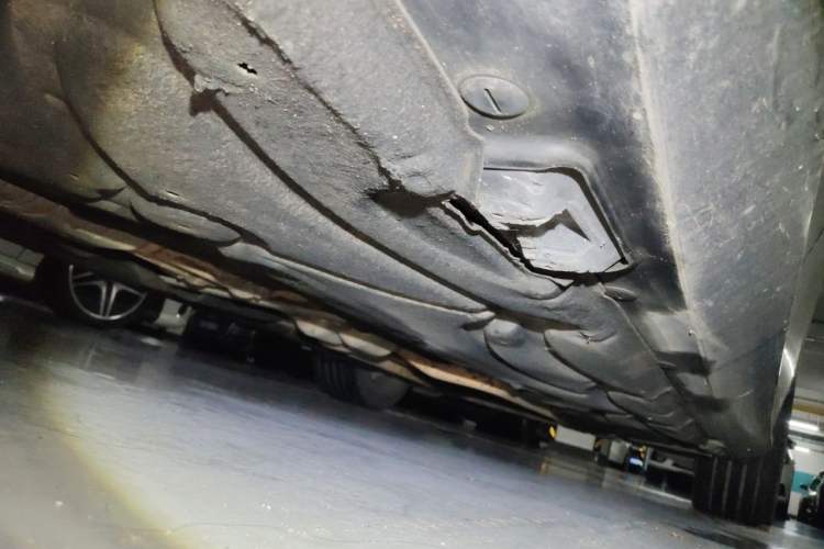 Used Mercedes-Benz E-Class 2012 E 300 L Elegant Model Chassis Rear Right