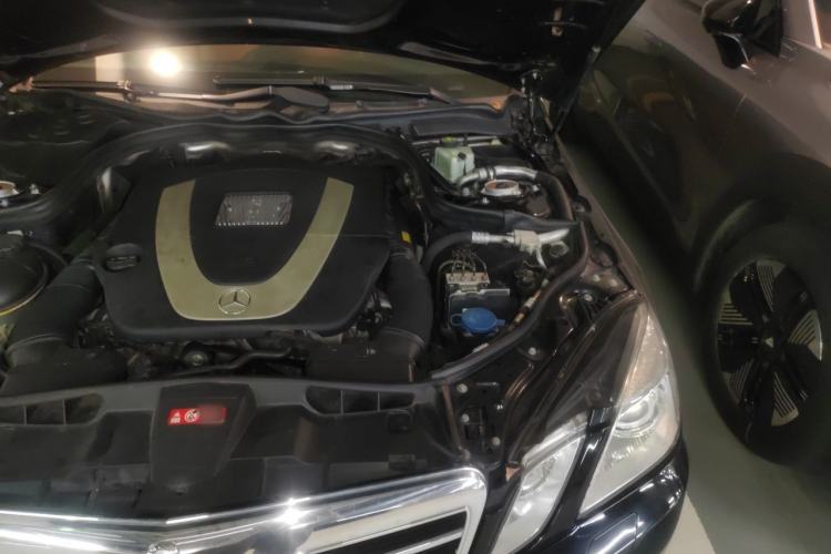 Used Mercedes-Benz E-Class 2012 E 300 L Fashion Model Engine Bay Left