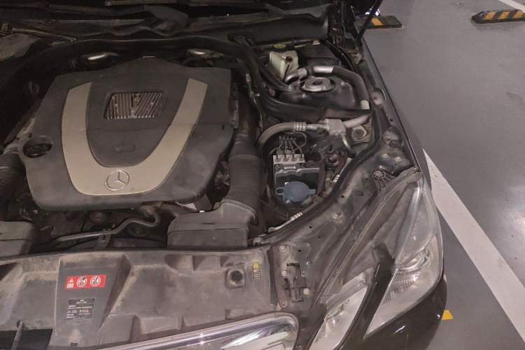 Used Mercedes-Benz E-Class 2012 E 300 L Elegant Model Engine Bay Left