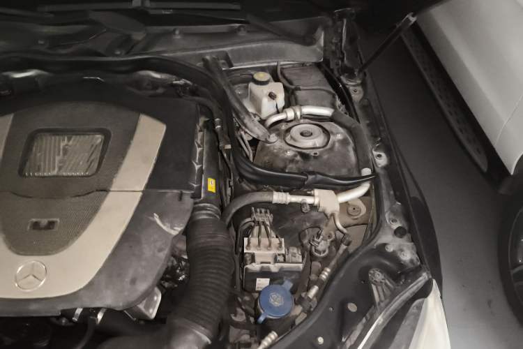 Used Mercedes-Benz E-Class 2012 E 300 L Elegant Model Engine Bay Left