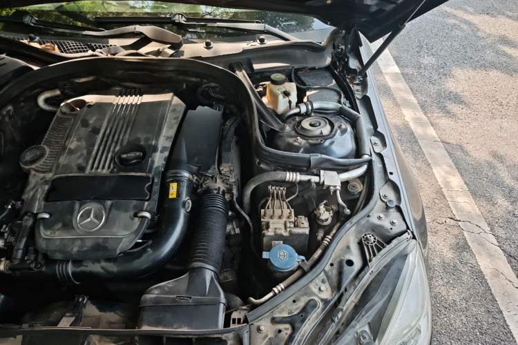 Used Mercedes-Benz E-Class 2012 E 260 L CGI Fashion Model Engine Bay Left