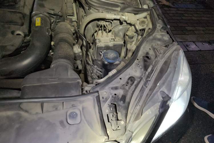 Used Mercedes-Benz E-Class 2012 E 200 L CGI Elegant Model Engine Bay Left