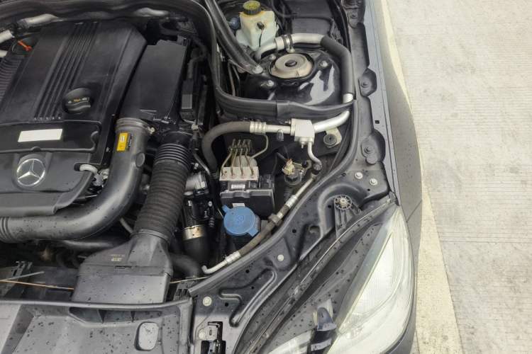 Used Mercedes-Benz E-Class 2012 E 260 L CGI Fashion Model Engine Bay Left