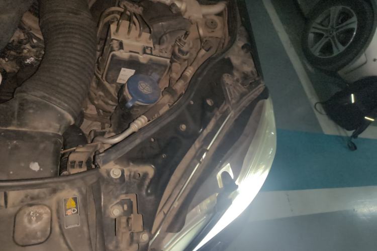 Used Mercedes-Benz E-Class 2012 E 300 L Elegant Model Engine Bay Left