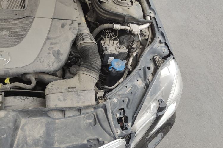 Used Mercedes-Benz E-Class 2012 E 300 L Elegant Model Engine Bay Left