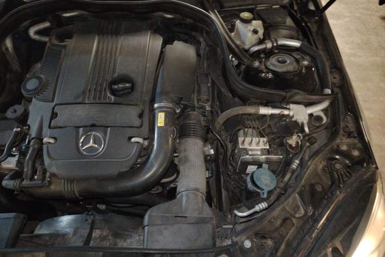 Used Mercedes-Benz E-Class 2012 E 200 L CGI Elegant Model Engine Bay Left