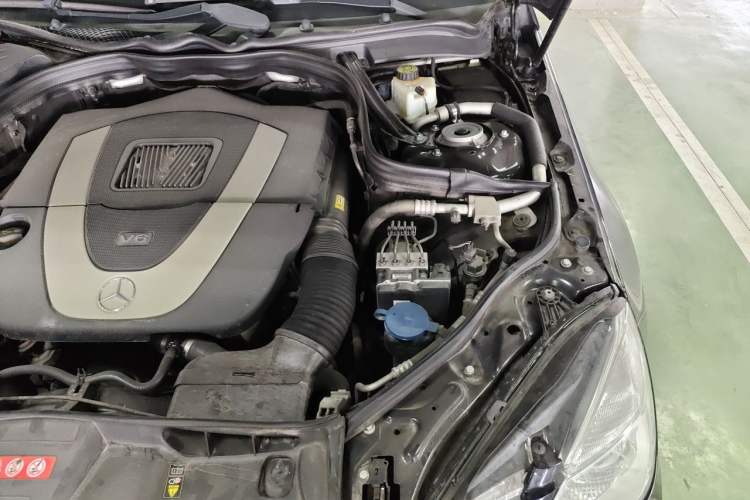 Used Mercedes-Benz E-Class 2012 E 300 L Fashion Model Engine Bay Left